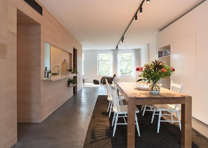 City Centre Loft On The Historic Canal