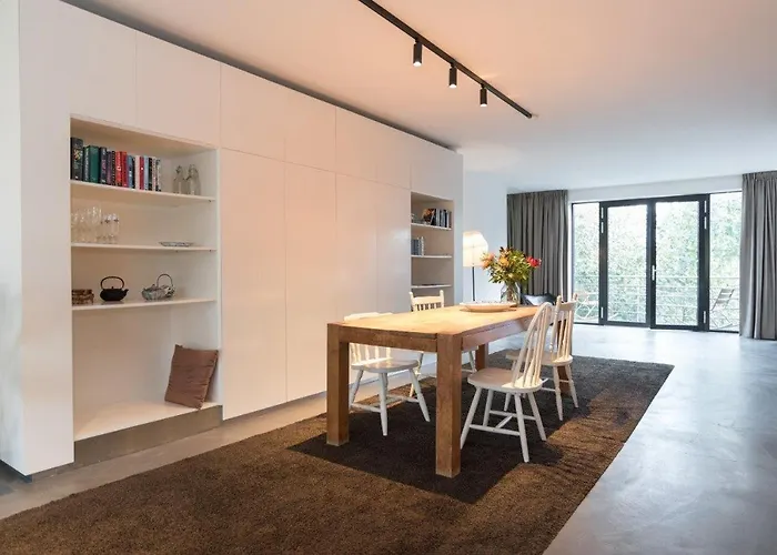 City Centre Loft On The Historic Canal